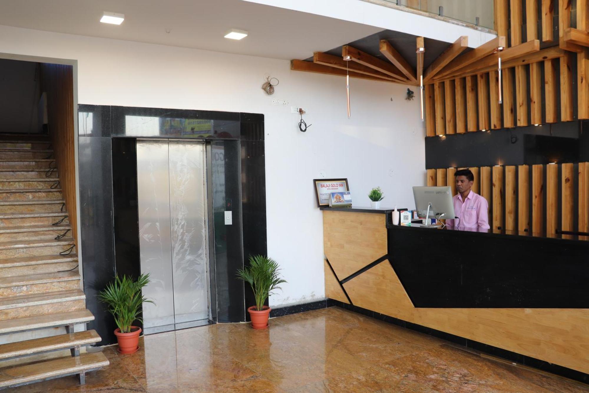 Balaji Gold Inn Hotel Hubli Kültér fotó